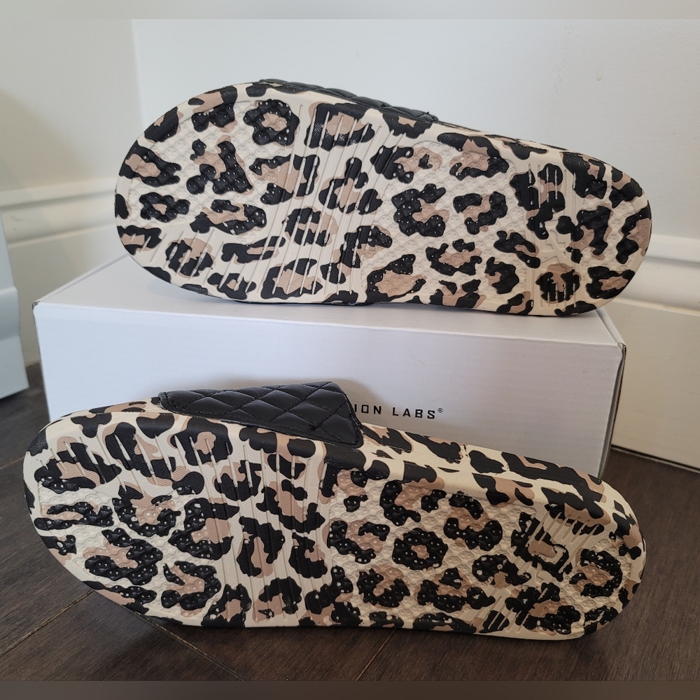 NIB APL Black Leather Quilted Sandals with Leopard Print, Women's Lusso Slide, 7 - Picture 4 of 5